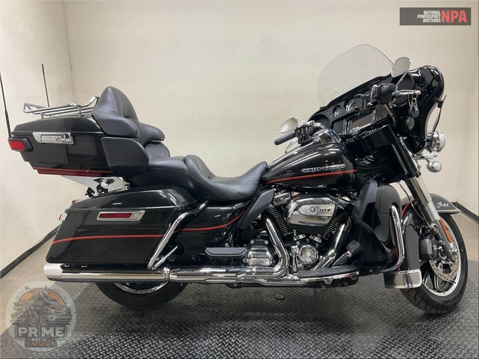 2017 Harley-Davidson FLHTK ULTRA LIMITED — фото 1