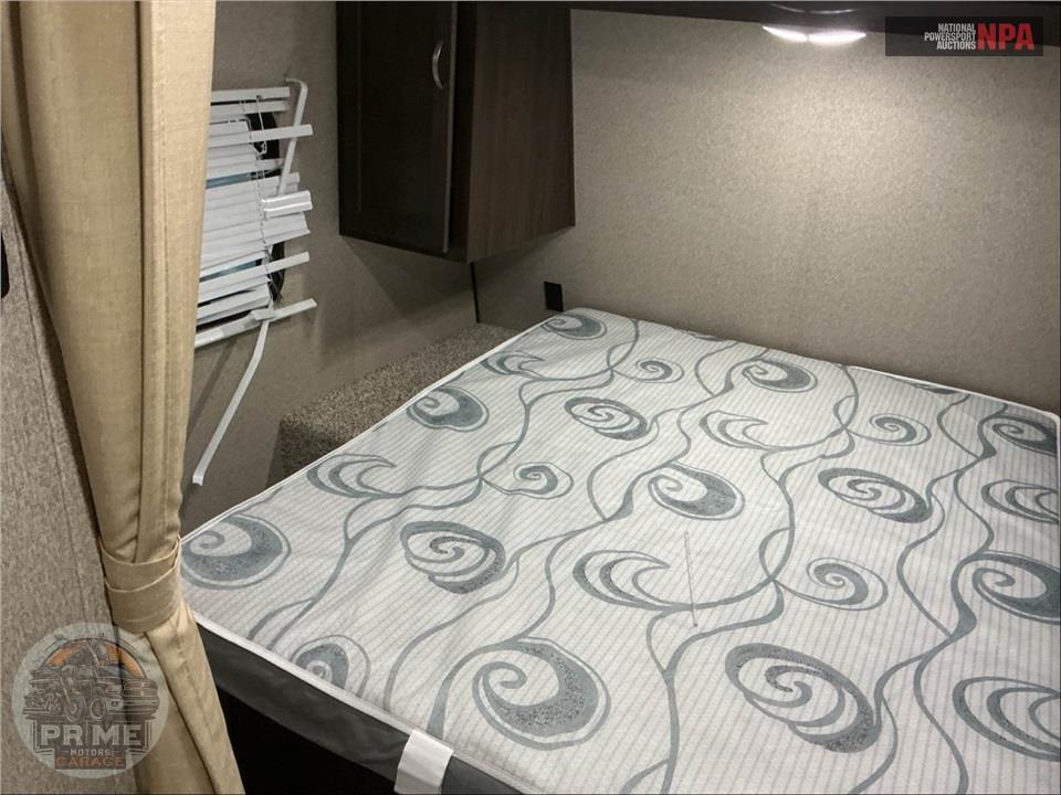 2019 Keystone Rv M-2020 QB - SUMMERLAND SERIES — фото 10
