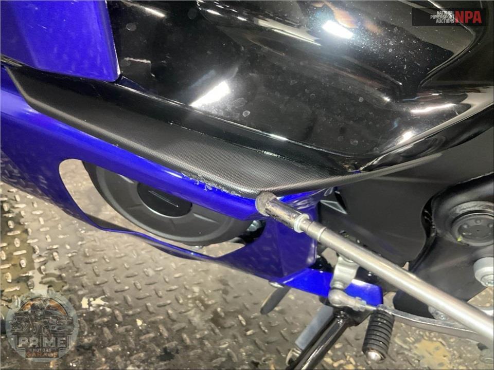 2025 Yamaha YZF-R3 — фото 16