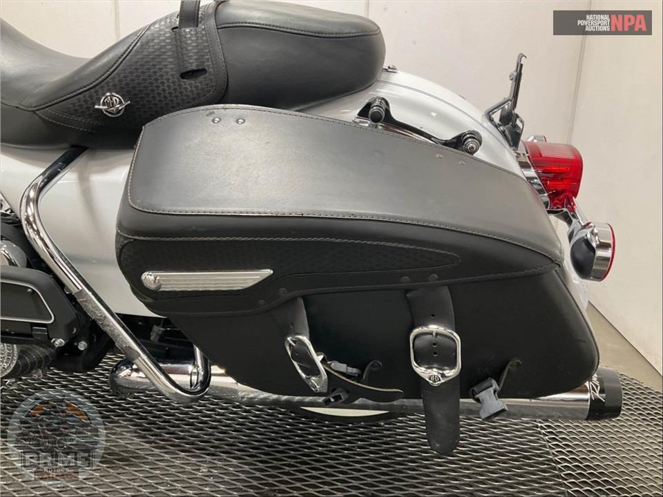 2012 Harley-Davidson FLHRC ROAD KING CLSC — фото 18