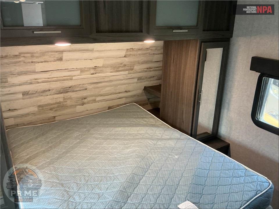 2021 Kodiak By Dutchmen M-261RBSL - ULTRA LITE SERIES — фото 11