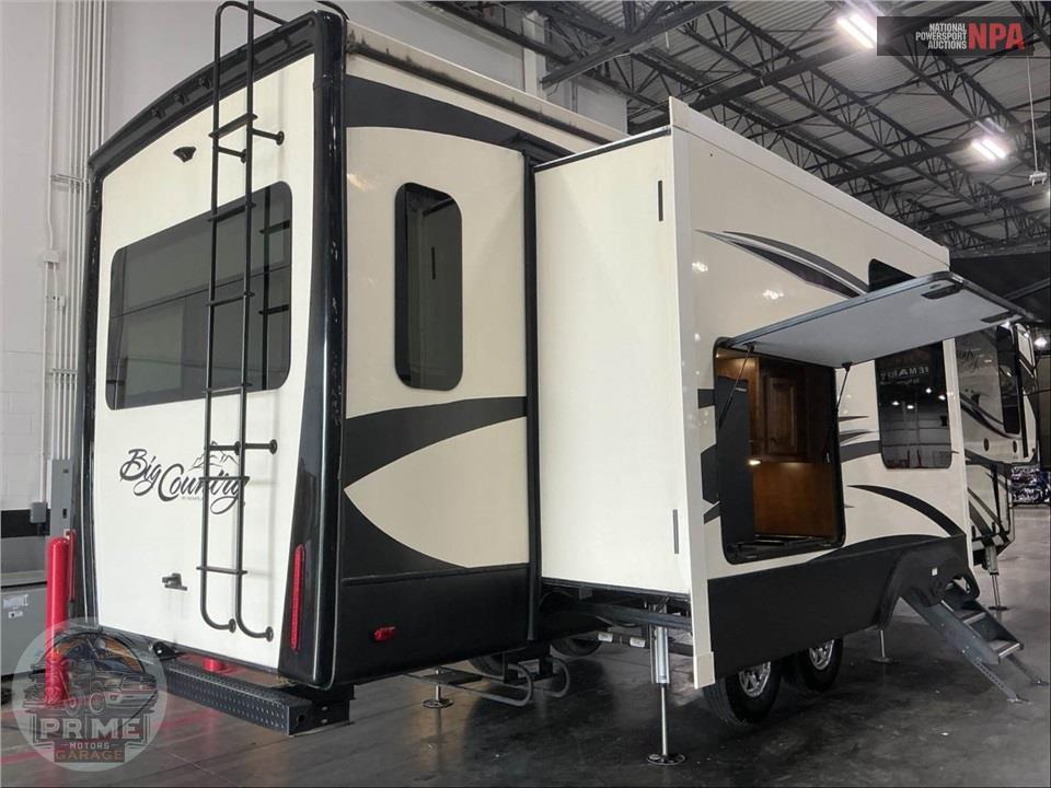 2018 Heartland Rvs M-3310QSCK - BIG COUNTRY FIFTH WHEEL SERIES — фото 4