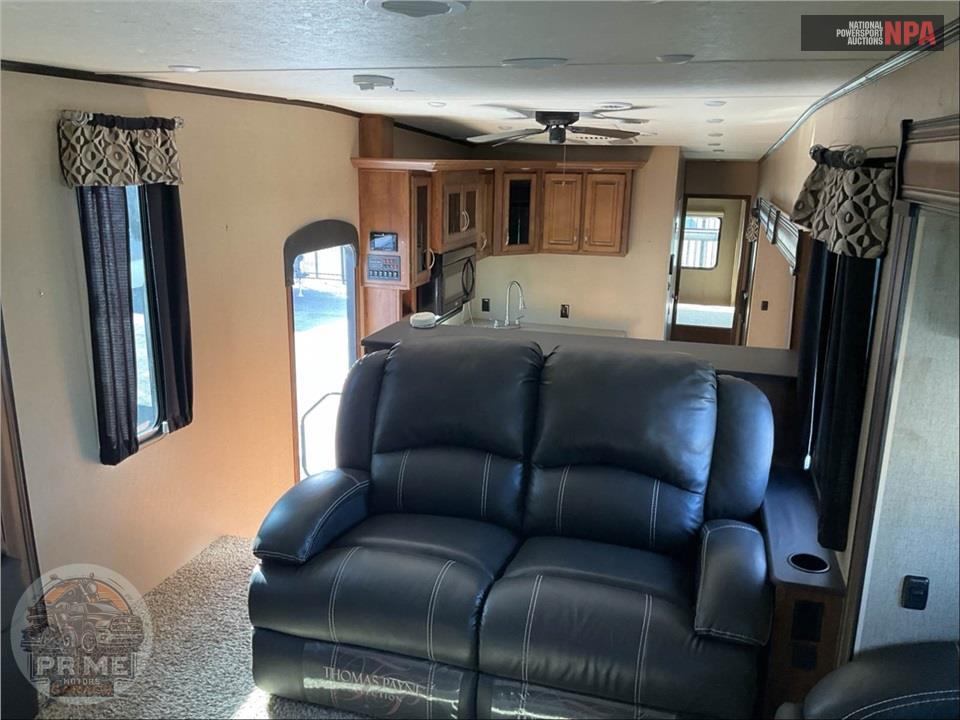 2018 Coachmen By Forest River M-370 FL - CHAPARRAL FIFTH WHEEL SERIES — фото 9
