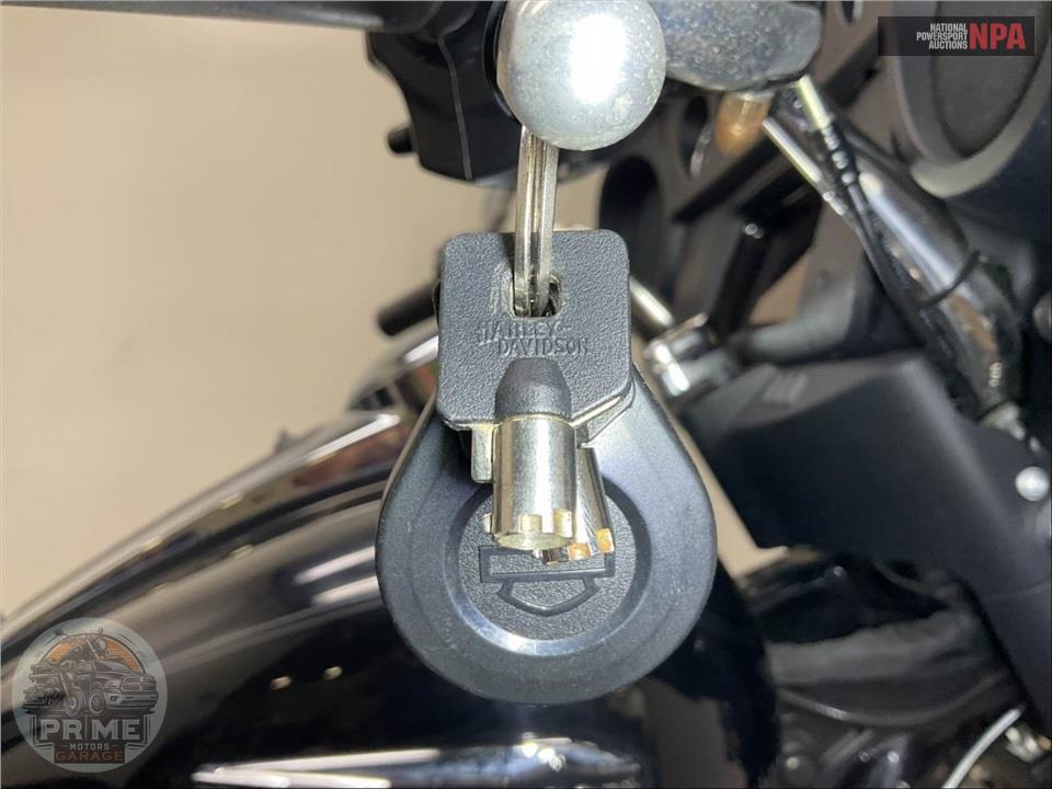 2021 Harley-Davidson FLHTCUTG TRI GLIDE ULTRA CLASSIC — фото 12