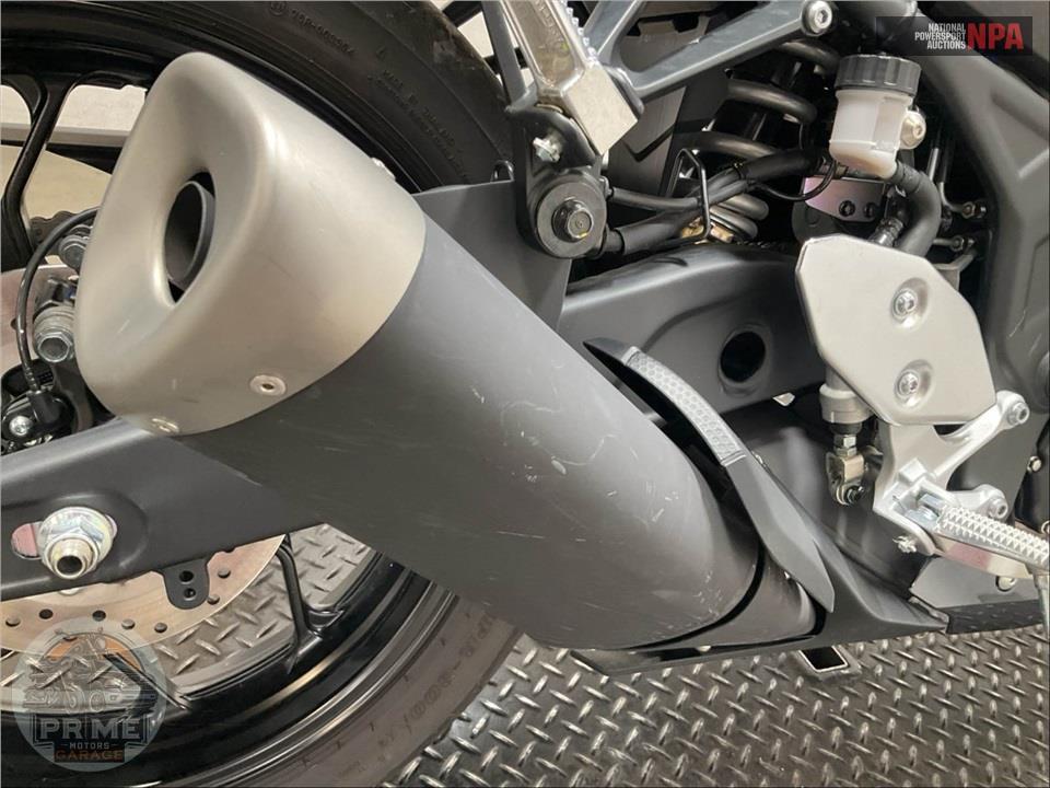2023 Yamaha YZF-R3 — фото 10