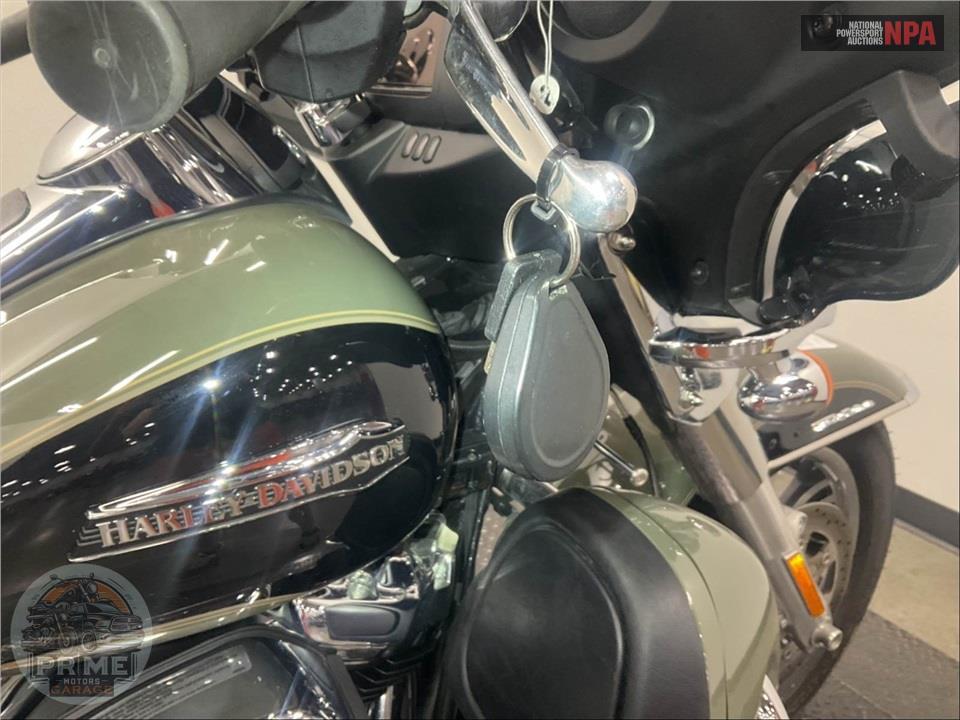 2021 Harley-Davidson FLHTCUTG TRI GLIDE ULTRA CLASSIC — фото 11