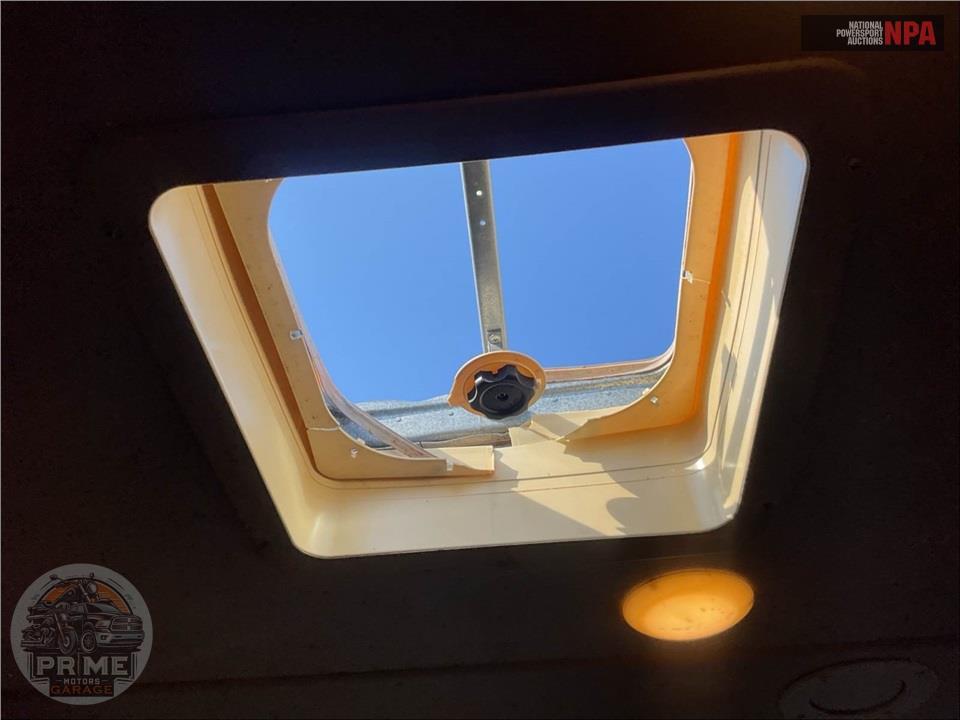 2018 Thor Motor Coach M-31E E450-V10 - FOUR WINDS SERIES — фото 57