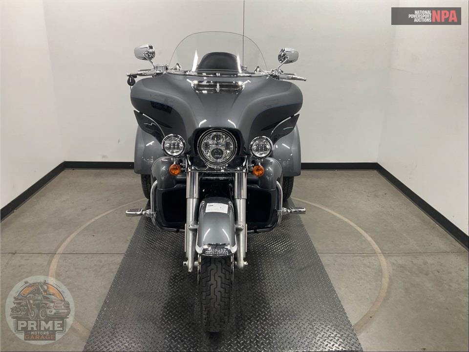 2021 Harley-Davidson FLHTCUTG TRI GLIDE ULTRA CLASSIC — фото 2