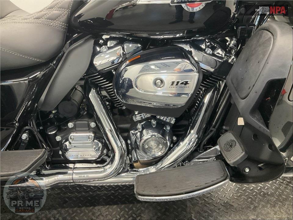2025 Harley-Davidson FLHTCUTG TRI GLIDE ULTRA CLASSIC — фото 6