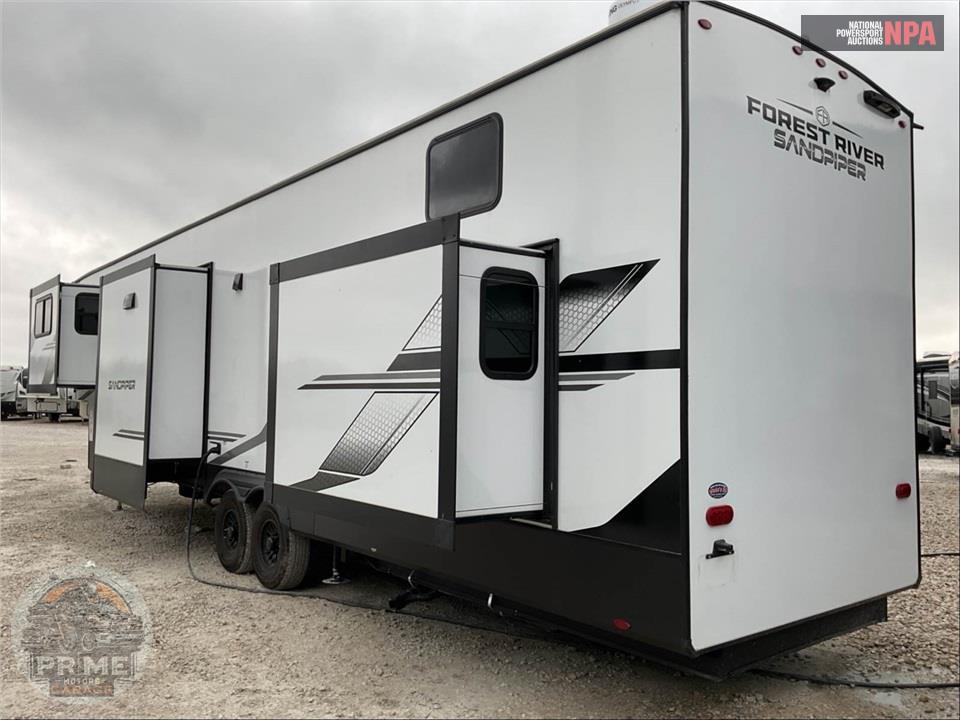 2025 Sandpiper By Forest River M-3990FL - FIFTH WHEEL SERIES — фото 3