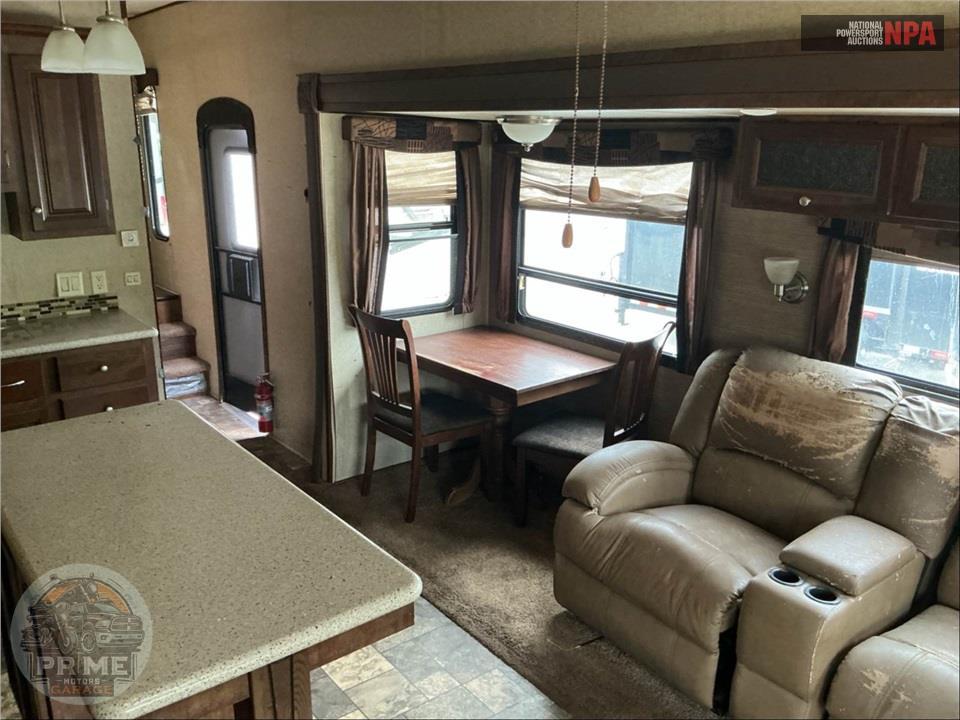 2015 Coachmen By Forest River M-360 IBL - CHAPARRAL FIFTH WHEEL SERIES — фото 8