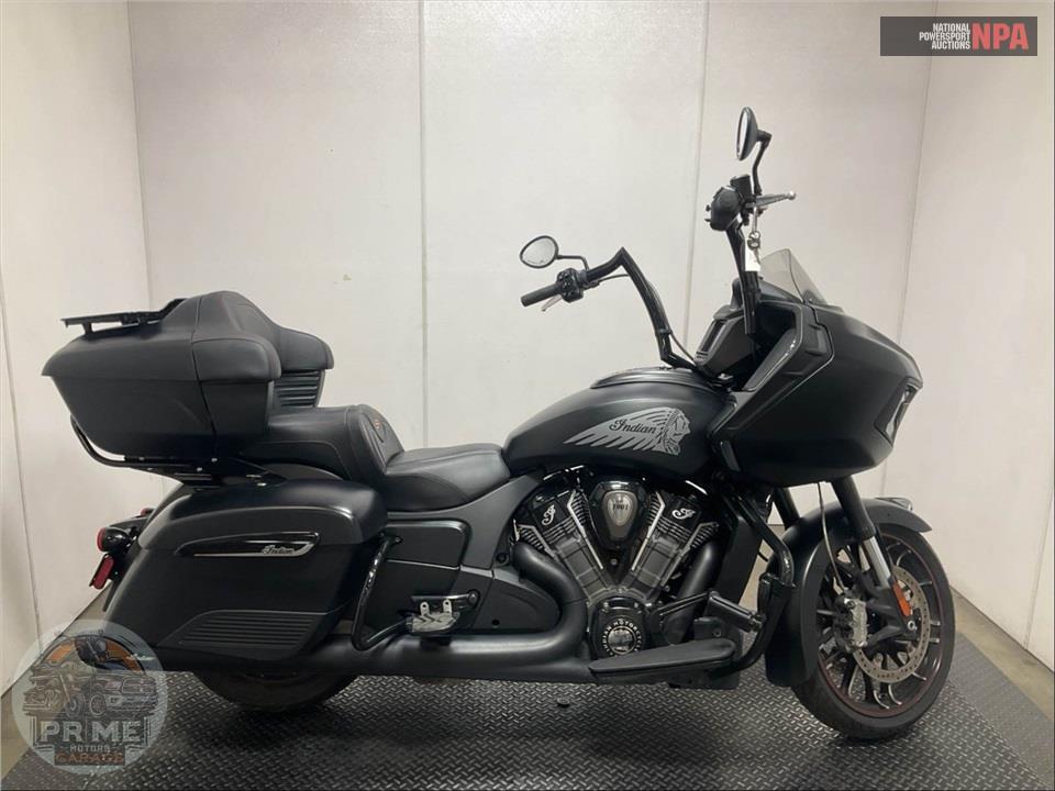 2020 Indian Motorcycle CHALLENGER DARK HORSE SMOKE (BLACK) — фото 1