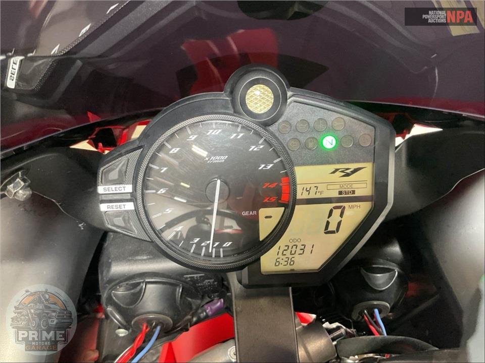 2011 Yamaha YZF-R1 RED — фото 5