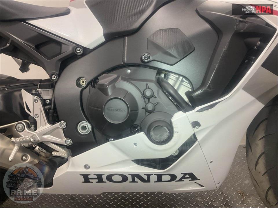 2025 Honda CBR1000RR — фото 7