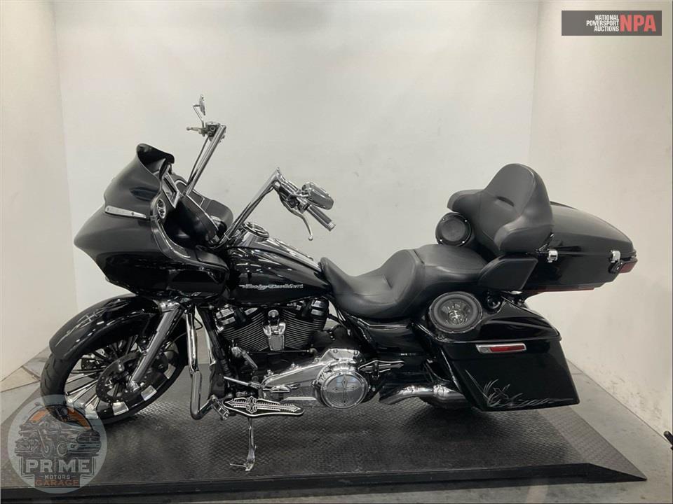 2018 Harley-Davidson FLTRX ROAD GLIDE — фото 3