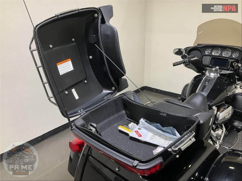 2019 Harley-Davidson FLHTCUTG TRI GLIDE ULTRA — фото 24