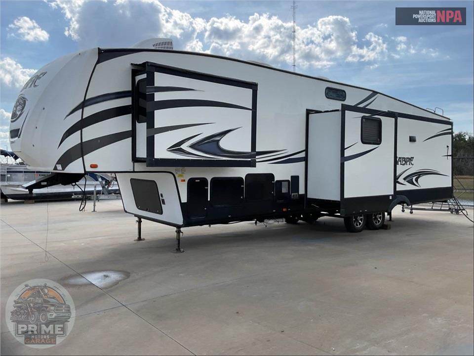 2017 Sabre By Forest River M-36BHQ - FIFTH WHEEL SERIES — фото 2