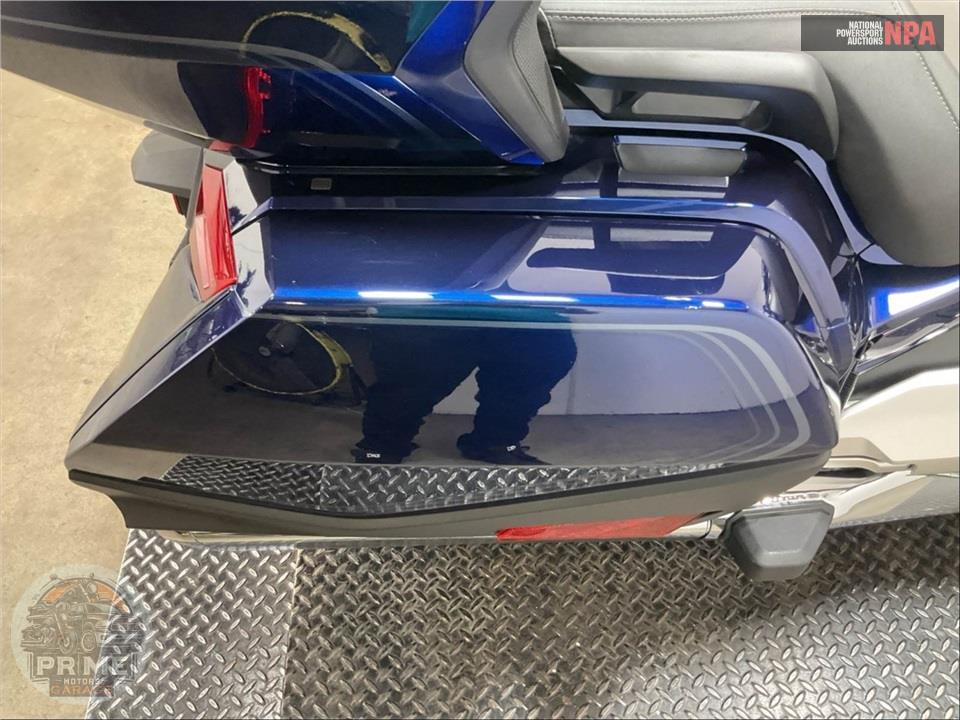 2018 Honda GL1800D GOLDWING TOUR DCT (BLUE) — фото 17