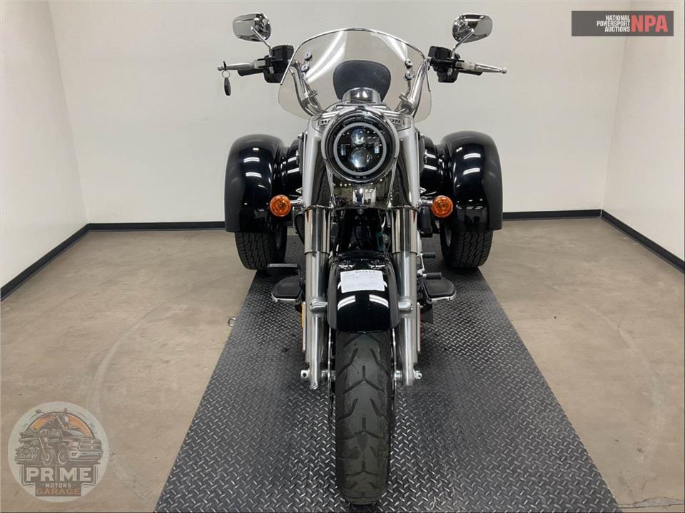 2017 Harley-Davidson FLRT FREEWHEELER — фото 2