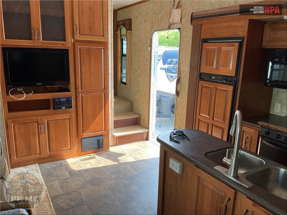 2013 Keystone Rv M-346 LBQ - MONTANA MOUNTAINEER FIFTH WHEEL SERIES — фото 6