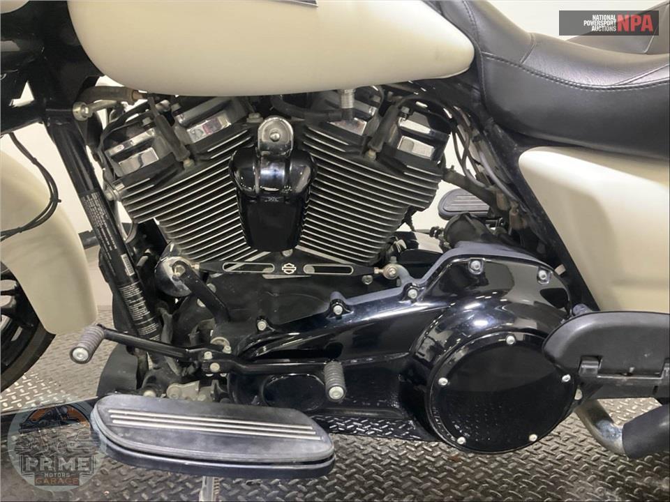 2018 Harley-Davidson FLHXS STREET GLIDE SPECIAL — фото 7