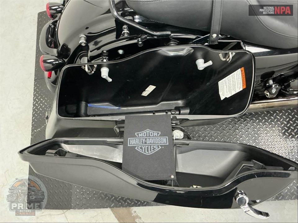2018 Harley-Davidson FLHXS STREET GLIDE SPECIAL — фото 35