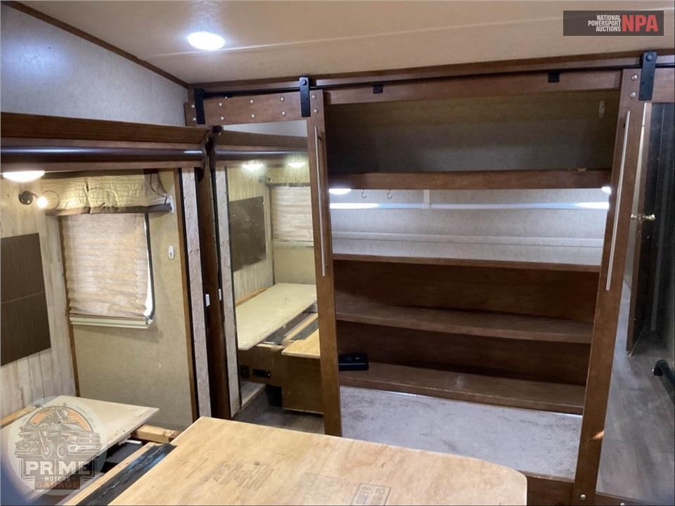 2017 Sabre By Forest River M-36BHQ - FIFTH WHEEL SERIES — фото 12