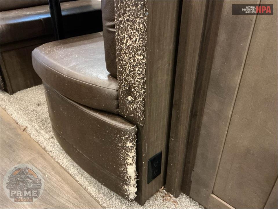 2019 Keystone Rv M-330 RL - LAREDO SERIES — фото 13