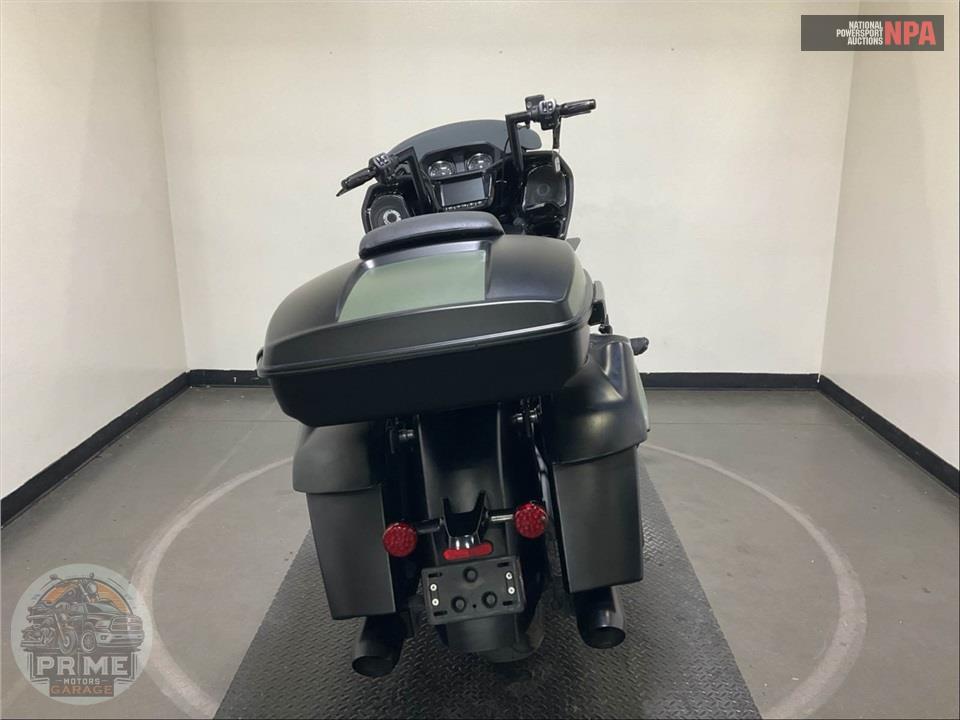 2021 Indian Motorcycle CHALLENGER DARK HORSE (BLACK/BRONZE SMOKE) — фото 4