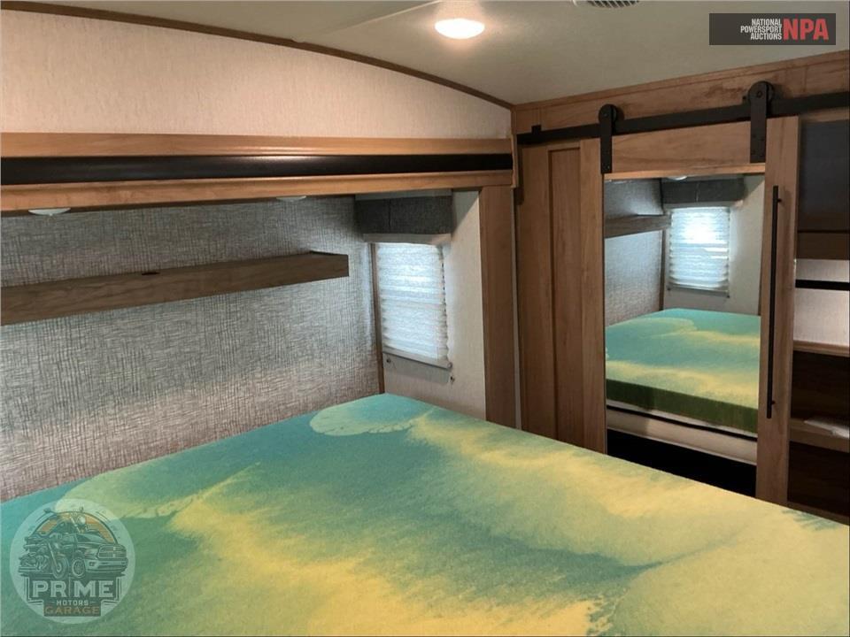2023 Sabre By Forest River M-38DBQ - FIFTH WHEEL SERIES — фото 10