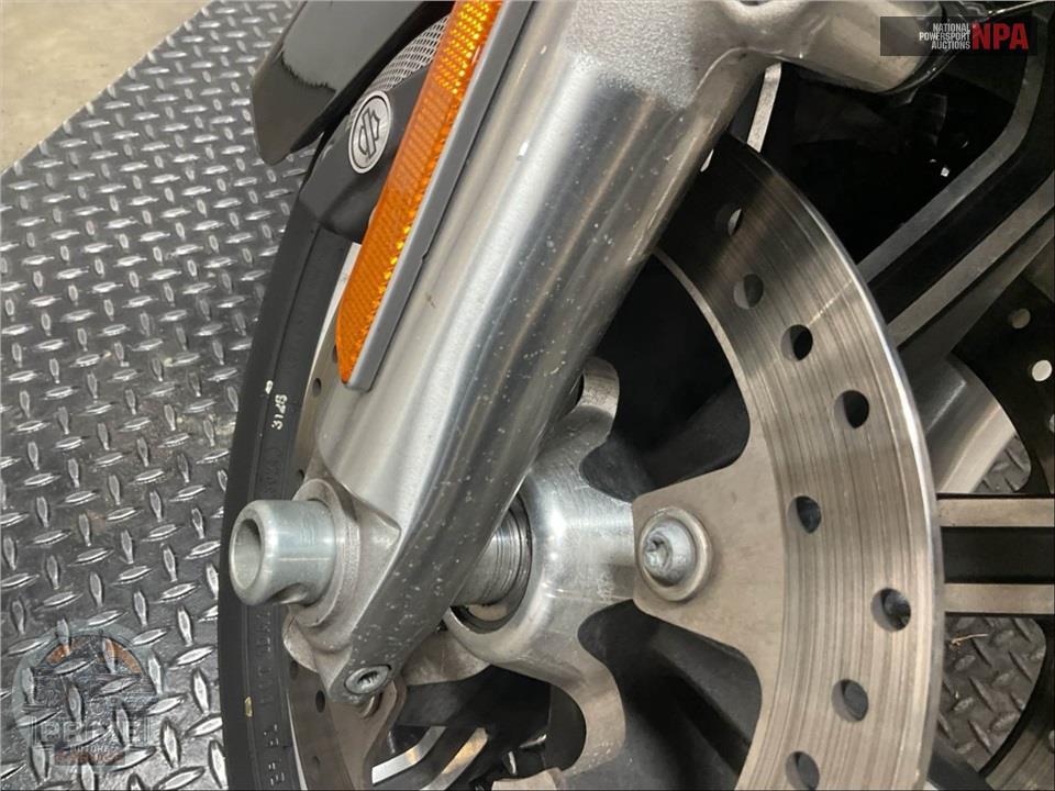2018 Harley-Davidson FLTRU ROAD GLIDE ULTRA — фото 27