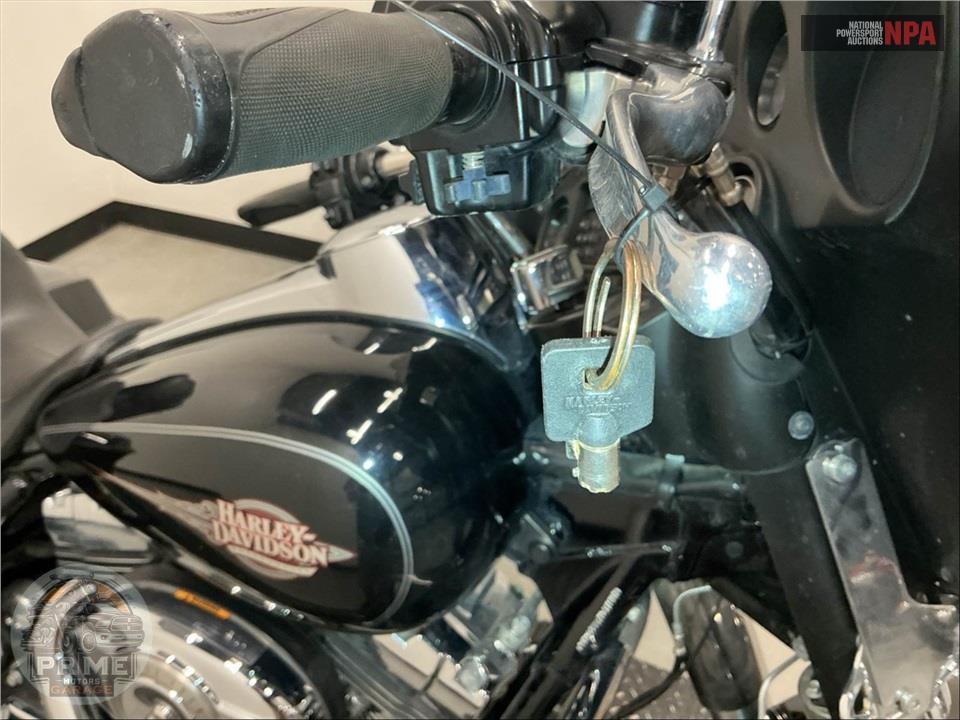 2011 Harley-Davidson FLHTC ELECTRA GLIDE CLSC — фото 11