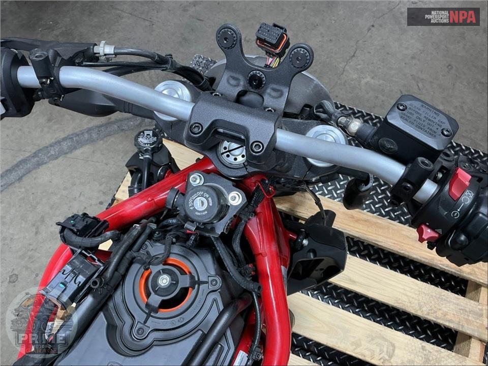 2020 Ducati MONSTER 821 (RED) — фото 5