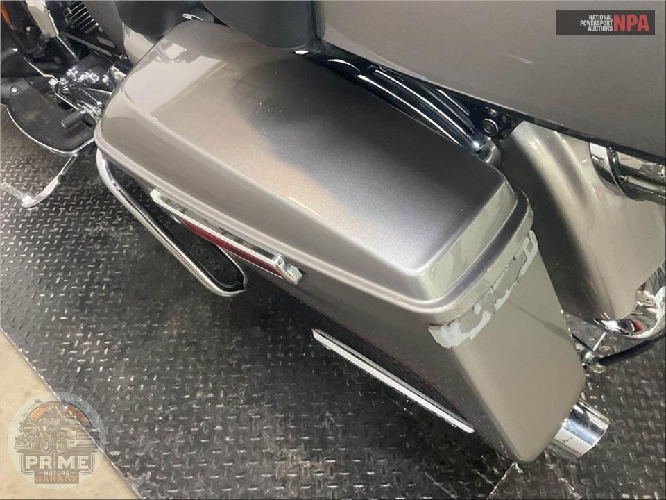 2017 Harley-Davidson FLTRU ROAD GLIDE ULTRA — фото 22