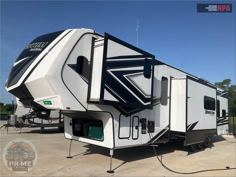 2024 Grand Design Recreational Vehicles M-395MS - MOMENTUM M-CLASS TOY HAULER TOY HAULER SERIES — фото 2