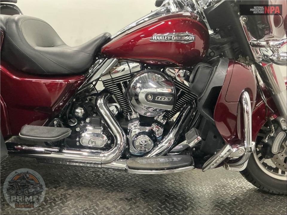 2016 Harley-Davidson FLHTCUTG TRIGLIDE ULTRA CLASSIC — фото 6