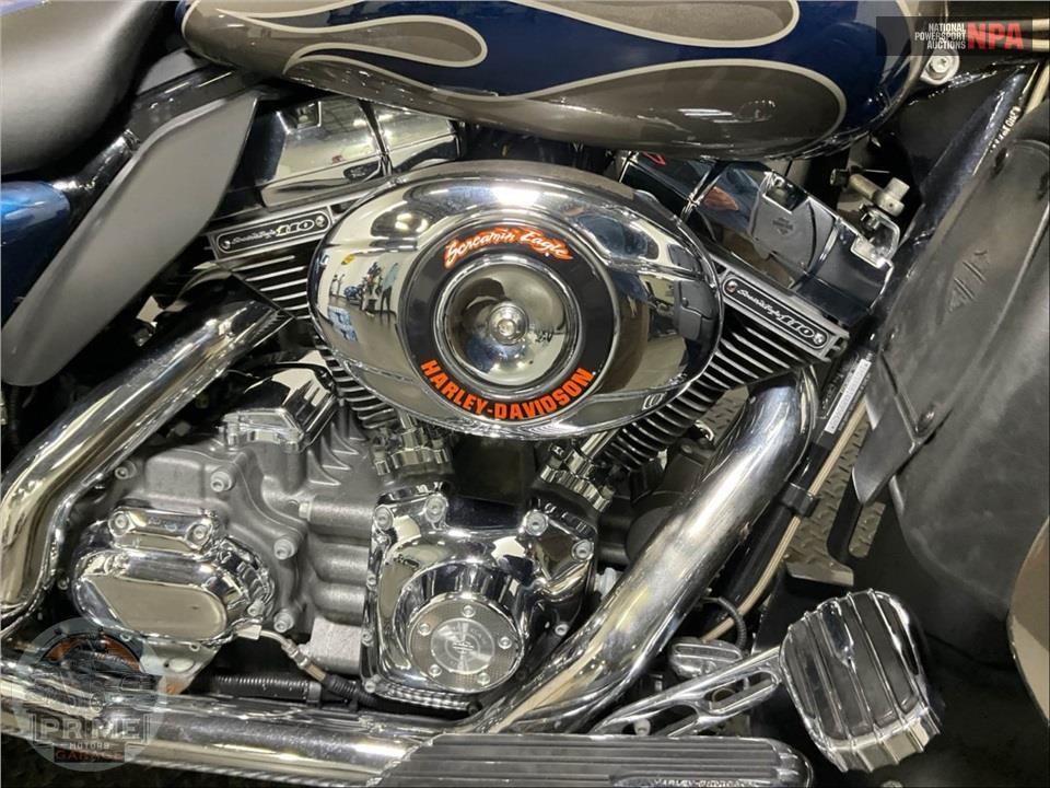 2010 Harley-Davidson FLHTCUSE5 — фото 6