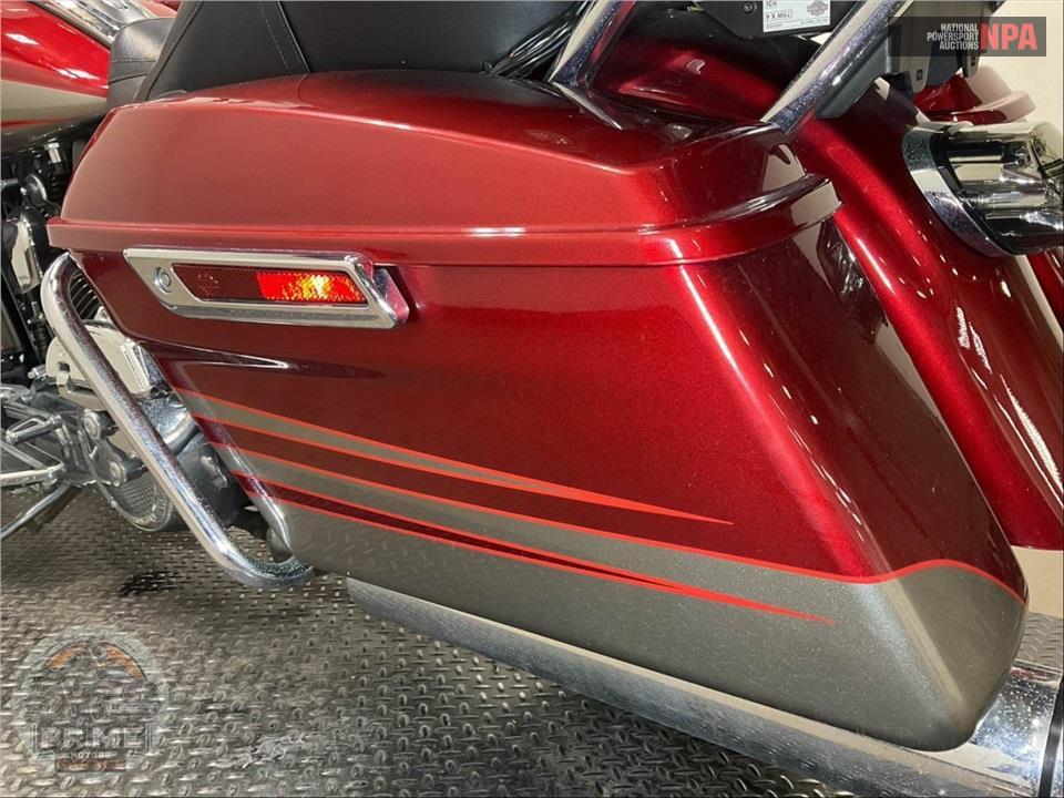 2016 Harley-Davidson FLTRUSE CVO ROAD GLIDE ULTRA — фото 23