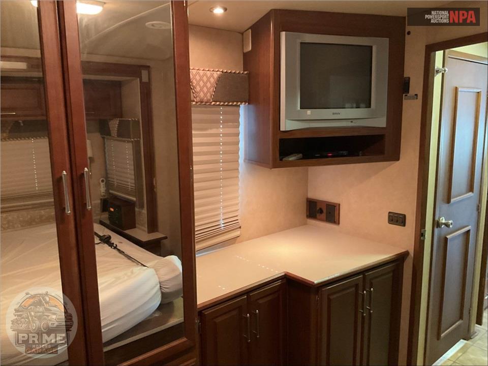 2006 Winnebago M-35A WORKHORSE ADVENTURER SERIES — фото 26