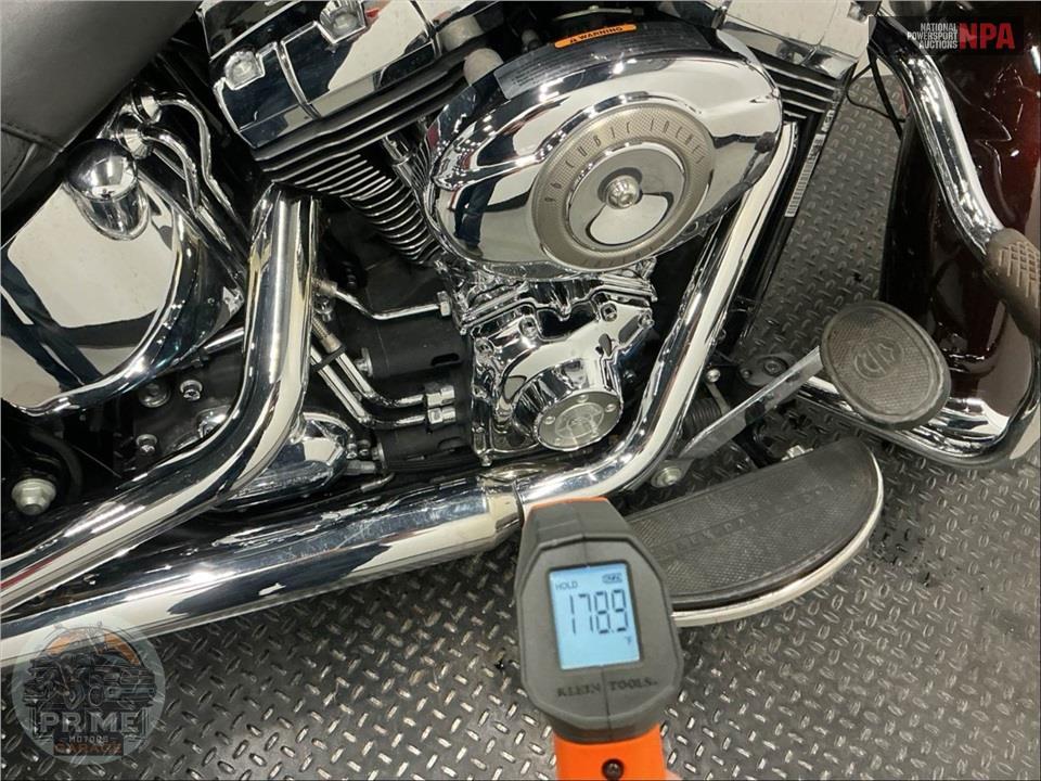 2011 Harley-Davidson FLSTC HRTG SFTL CLSC — фото 8