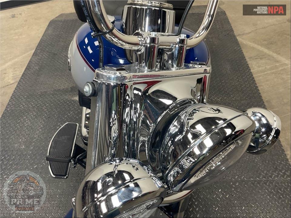 2023 Harley-Davidson FLHCS HERITAGE CLASSIC 114 — фото 13