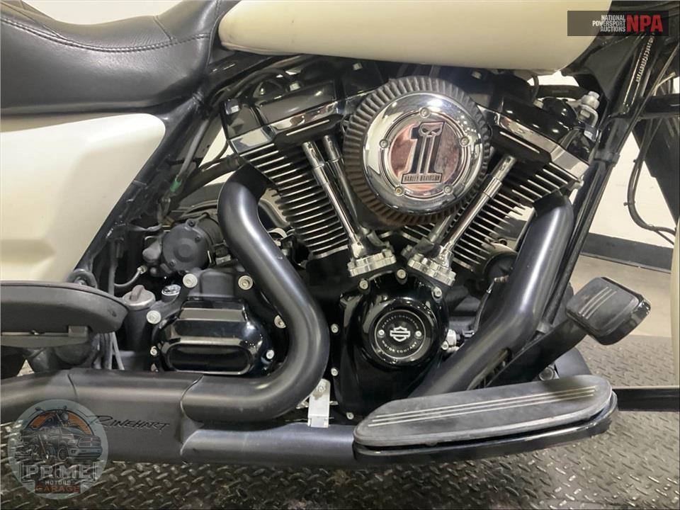 2018 Harley-Davidson FLHXS STREET GLIDE SPECIAL — фото 6