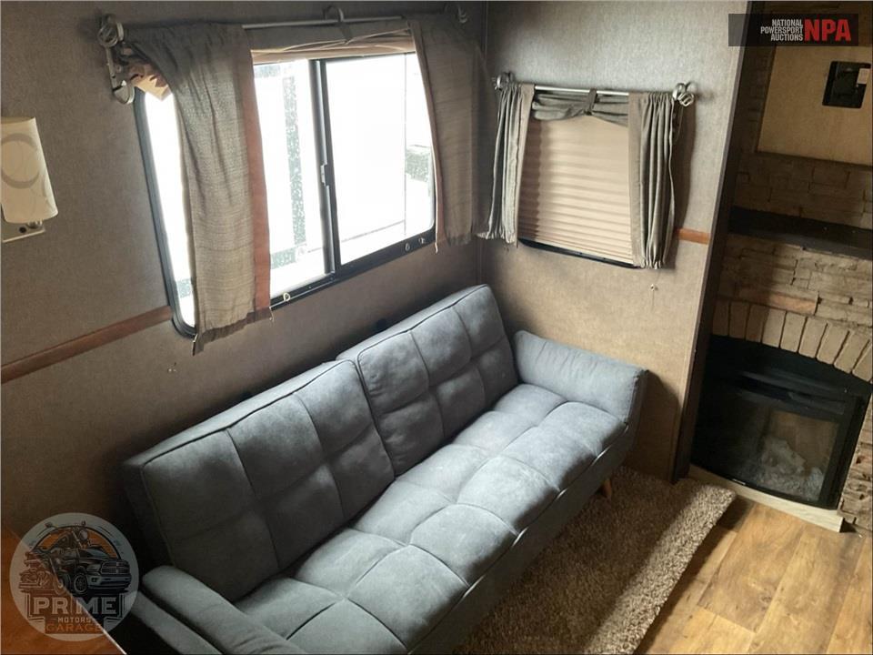 2016 Salem By Forest River M-327RE - HEMISPHERE LITE FIFTH WHEEL SERIES — фото 7