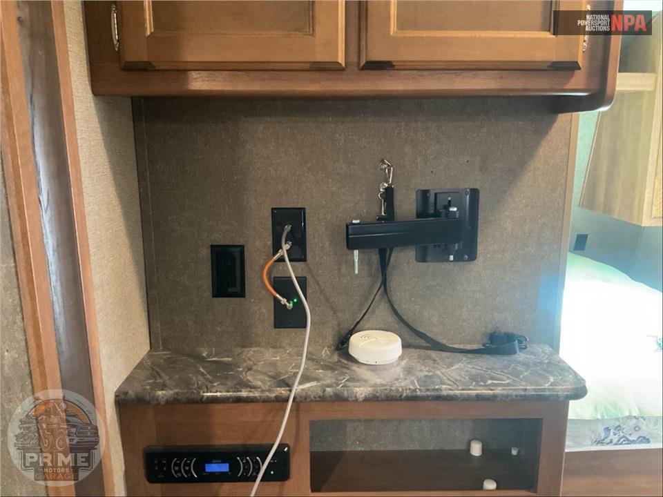 2017 Keystone Rv M-2660 RL - SUMMERLAND SERIES — фото 22