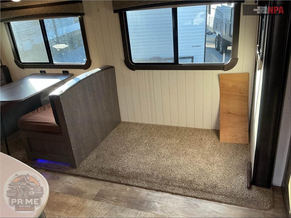 2017 Crossroads Rv M-26 SI - SUNSET TRAIL GRAND RESERVE SERIES — фото 12