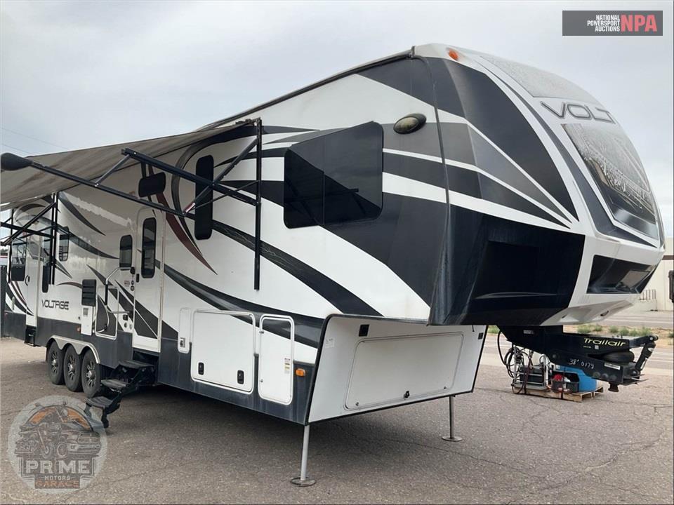 2015 Voltage M-3800 - TOY HAULER TOY HAULER SERIES — фото 1