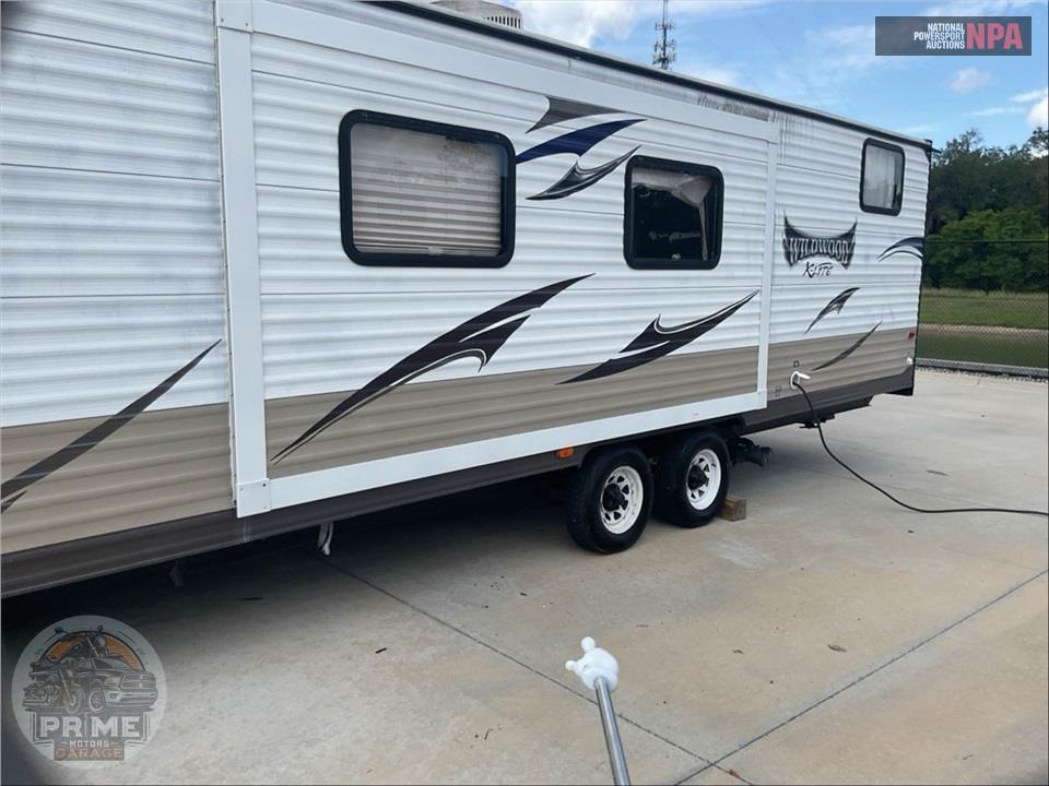 2015 Wildwood By Forest River M-272QBXL - X-LITE SERIES — фото 32