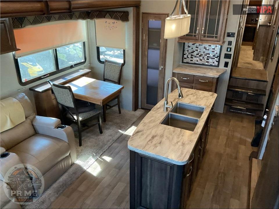 2018 Keystone Rv M-3160 RL - MONTANA LEGACY EDITION FIFTH WHEEL SERIES — фото 9