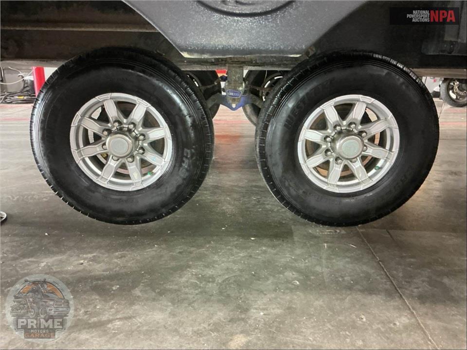 2018 Heartland Rvs M-3310QSCK - BIG COUNTRY FIFTH WHEEL SERIES — фото 40