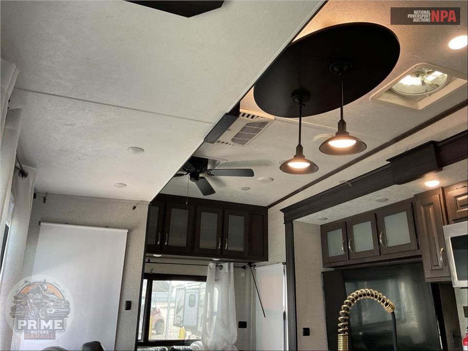 2021 Coachmen By Forest River M-398 MBL - BROOKSTONE FIFTH WHEEL SERIES — фото 9